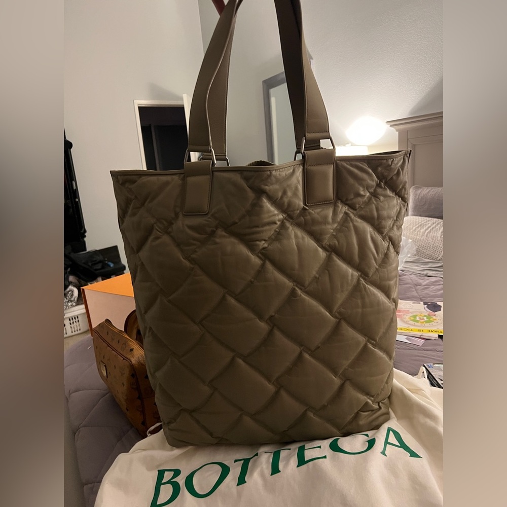 Bottega Veneta Puffy Hot Seam